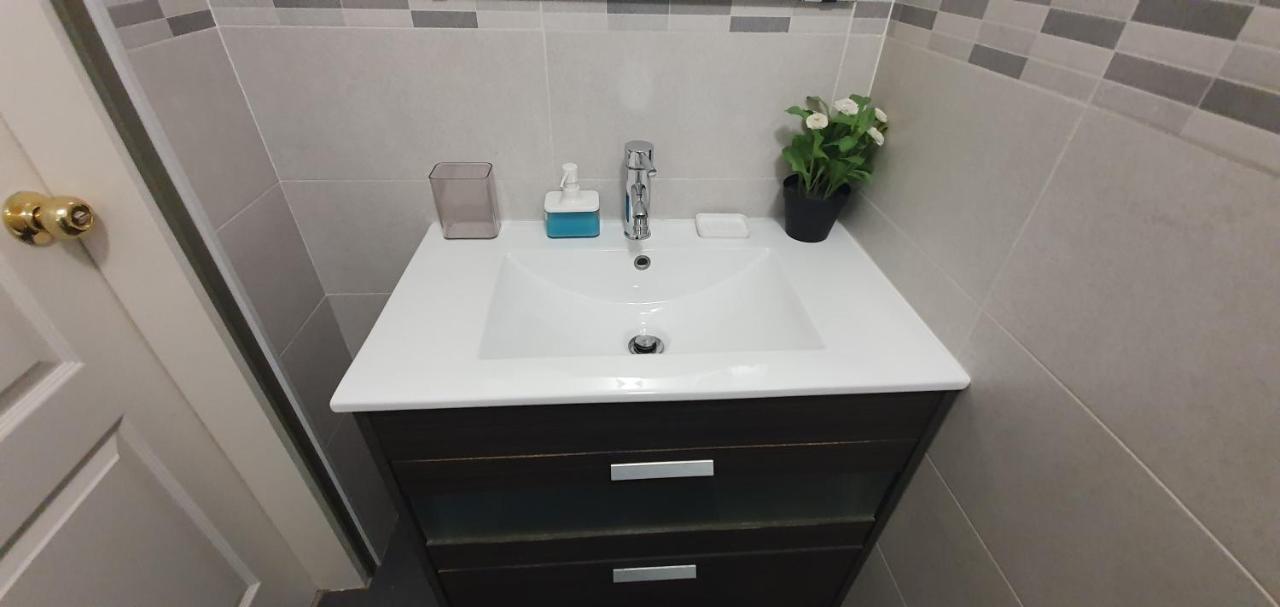 Apartaments B O D Collblanc L'Hospitalet de Llobregat Kültér fotó